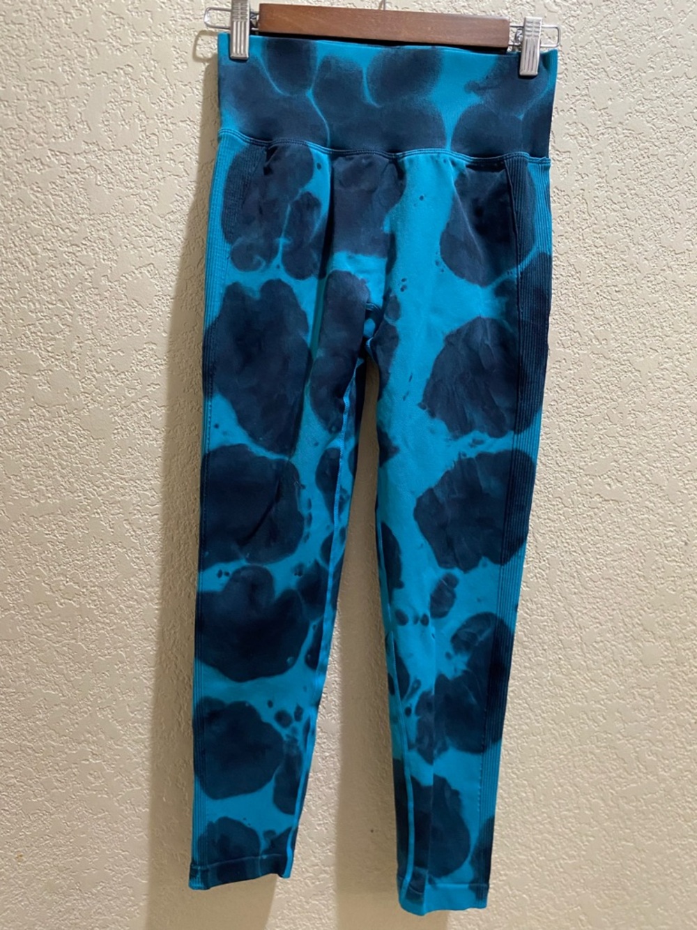 Women’s Blue Tie-Dye Leggings